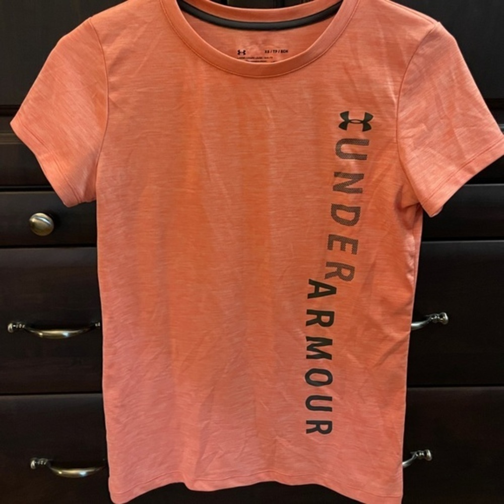 🍂Under armor active tee🍂
